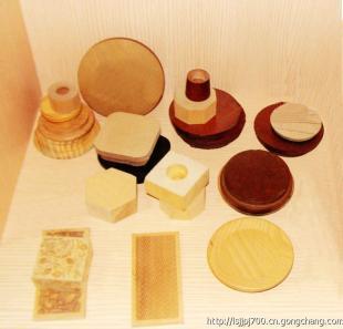 綠色家具配件的材質(zhì)選擇 A級木材與玻璃的結(jié)合在現(xiàn)代禮品設(shè)計中的應(yīng)用